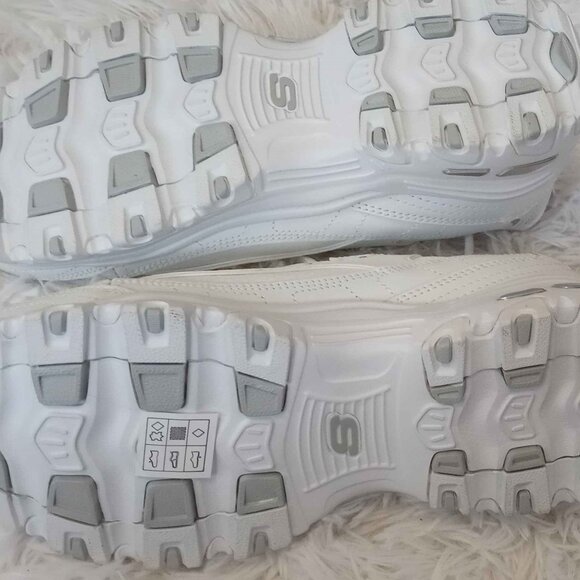 White Fresh Start Skechers D'Lites 6.5 WIDE FIT Air-Cooled Memory Foam NEW - Picture 8 of 10